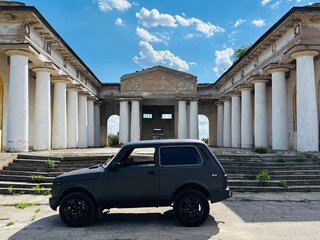 2011 Lada (ВАЗ) 2121 (4x4) I Рестайлинг, чёрный, 450000 рублей, вид 1