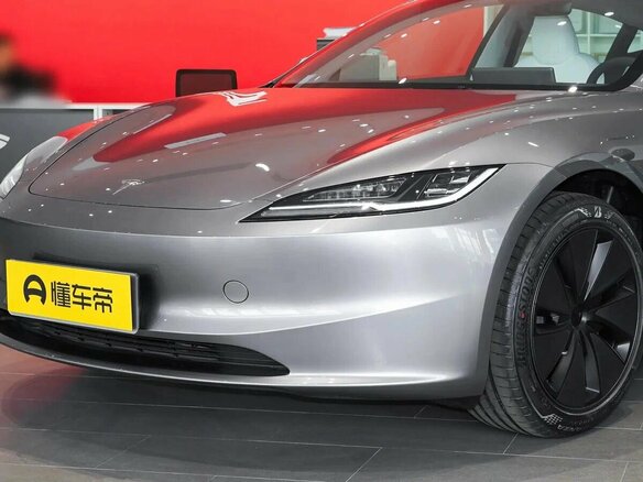 2025 Tesla Model 3 Long Range I Рестайлинг, серебристый, 8366500 рублей - вид 8