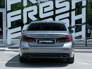 2020 BMW 5 серии 530i xDrive VII (G30/G31/G38) Рестайлинг, серый, 4550000 рублей, вид 4