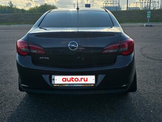 2014 Opel Astra J Рестайлинг, чёрный, 900000 рублей, вид 2