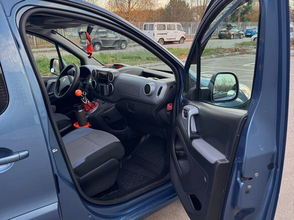 2012 Peugeot Partner II, синий, 750000 рублей - вид 26