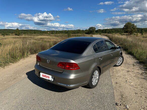2013 Volkswagen Passat B7, бежевый, 915000 рублей - вид 8