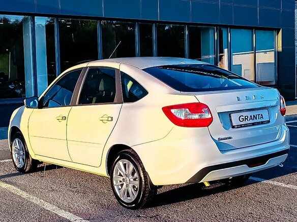 2026 Lada (ВАЗ) Granta I Рестайлинг, белый - вид 6