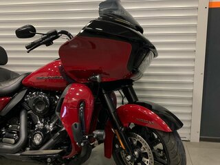 2020 Harley-Davidson Road Glide Limited, пурпурный, 2400000 рублей, вид 5