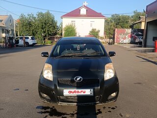 2010 Toyota Vitz II (XP90), чёрный, 350000 рублей, вид 1