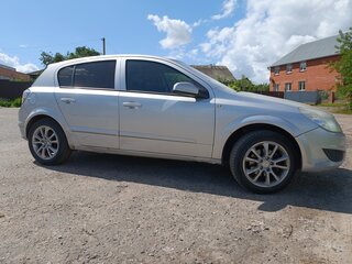 2007 Opel Astra H Рестайлинг, серебристый, 180000 рублей, вид 3