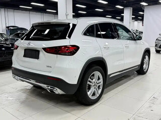 2022 Mercedes-Benz GLA 180 II (H247), белый, 2510000 рублей, вид 4