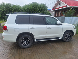 2019 Toyota Land Cruiser 200 Series Рестайлинг 2, белый, 8200000 рублей, вид 5