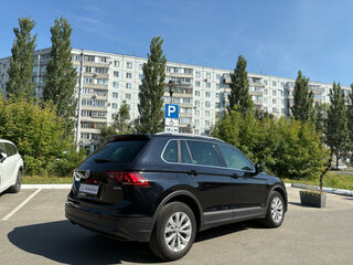 2018 Volkswagen Tiguan II, чёрный, 2830000 рублей, вид 5