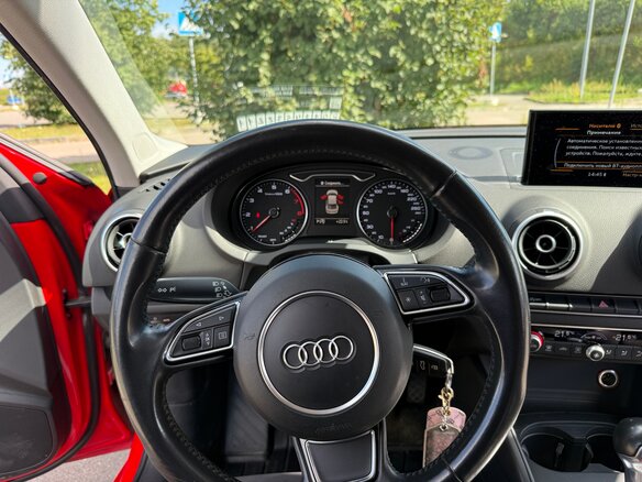 2016 Audi A3 III (8V), красный, 1450000 рублей - вид 23