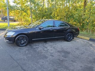 2010 Mercedes-Benz S-Класс 500 Long V (W221) Рестайлинг, чёрный, 2650000 рублей, вид 3
