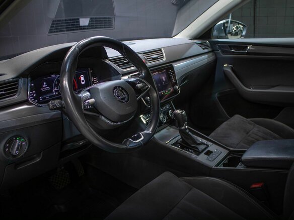 2021 Skoda Superb III Рестайлинг, серый, 1847000 рублей - вид 8
