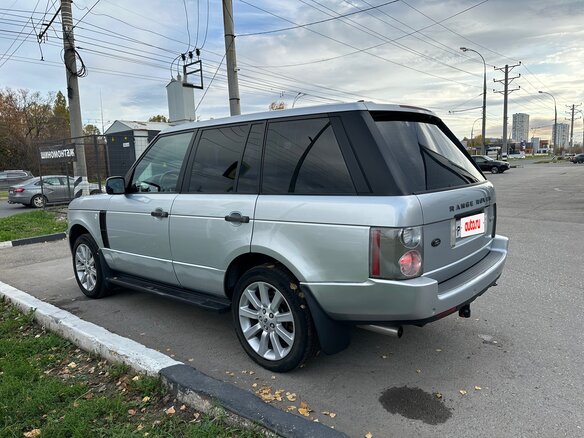 2007 Land Rover Range Rover Supercharged III Рестайлинг, серебристый, 1400000 рублей - вид 2