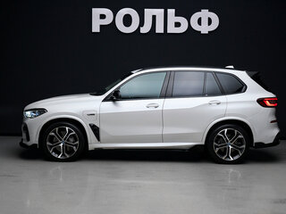 2022 BMW X5 45e IV (G05/G18), белый, 8300000 рублей, вид 4