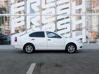 2011 Skoda Octavia II (A5) Рестайлинг, белый, 850000 рублей, вид 5