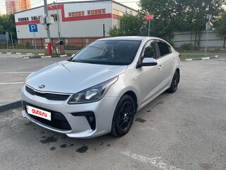 2017 Kia Rio IV, серебристый, 1100000 рублей, вид 3