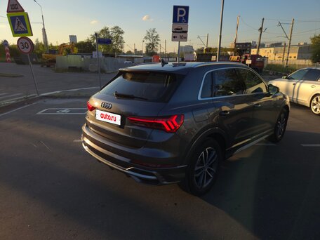 2020 Audi Q3 35 TFSI II (F3), серый, 3399000 рублей, вид 2