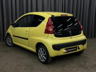 2010 Peugeot 107 I Рестайлинг, жёлтый, 379999 рублей, вид 4