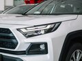2025 Toyota RAV4 V (XA50), белый - вид 4