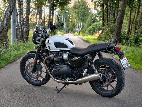 2018 Triumph Street Twin, белый, 750000 рублей, вид 1
