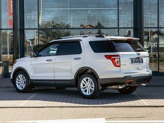 2014 Ford Explorer V, белый, 1365000 рублей, вид 4