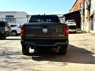 2026 Ram 1500 Crew Cab V Рестайлинг, серый, 10120000 рублей, вид 5