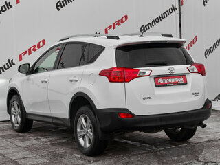 2014 Toyota RAV4 IV (XA40), белый, 1890000 рублей, вид 4