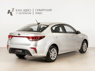 2017 Kia Rio IV, серебристый, 974125 рублей, вид 3