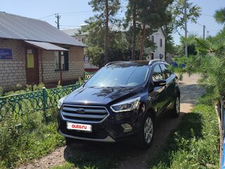 2017 Ford Kuga II Рестайлинг, чёрный, 1700000 рублей, вид 1