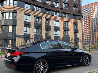 2020 BMW 5 серии 520i VII (G30/G31/G38) Рестайлинг, чёрный, 5100000 рублей, вид 4