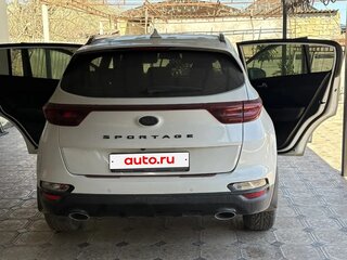 2021 Kia Sportage IV Рестайлинг, белый, 2280000 рублей, вид 5