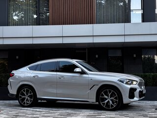 2022 BMW X6 30d III (G06), белый, 7890000 рублей, вид 3