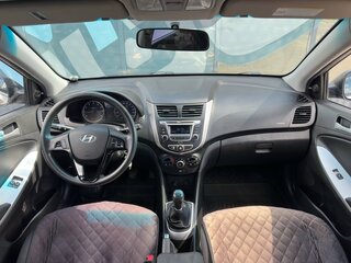 2013 Hyundai Solaris I, бежевый, 770000 рублей, вид 2