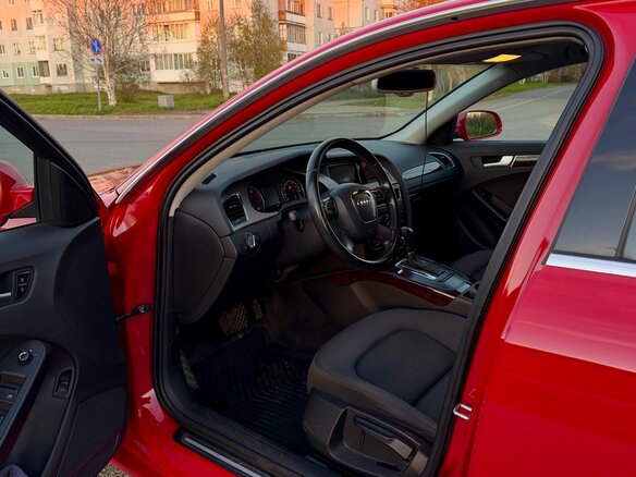 2011 Audi A4 IV (B8), красный, 1150000 рублей - вид 5