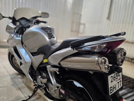 2006 Honda VFR 800, серебристый, 420000 рублей, вид 3