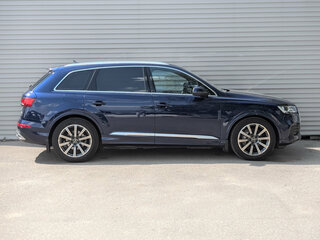 2022 Audi Q7 45 TDI II (4M) Рестайлинг, синий, 8595000 рублей, вид 4