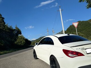 2018 Mercedes-Benz CLA 250 I (C117, X117) Рестайлинг, белый, 2100000 рублей, вид 4