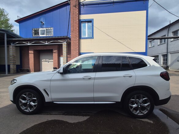 2021 BMW X3 20i xDrive III (G01) Рестайлинг, белый - вид 5