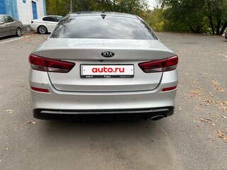2019 Kia Optima IV Рестайлинг, серебристый, 1500000 рублей, вид 4