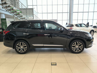 2016 Mitsubishi Outlander III Рестайлинг 2, чёрный, 1799000 рублей, вид 4