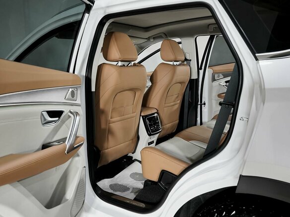 2026 Jetour X70+ I Рестайлинг, белый, 3099000 рублей - вид 13