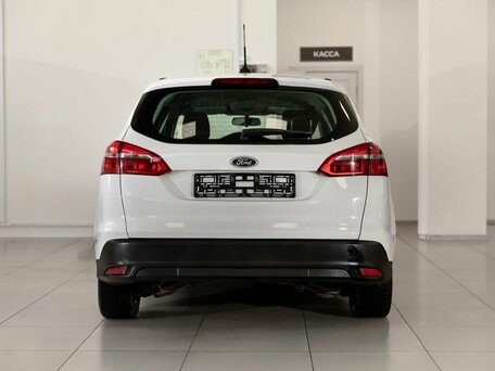 2017 Ford Focus III Рестайлинг, белый, 1000000 рублей, вид 5