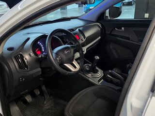 2011 Kia Sportage III, белый, 1050000 рублей, вид 5