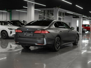 2023 BMW 5 серии 530i xDrive VIII (G60/G61/G68), серый, 6900000 рублей, вид 5