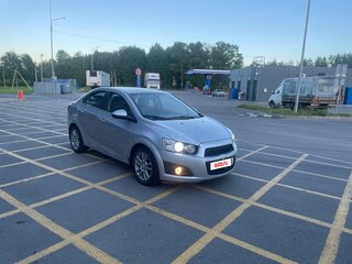 2013 Chevrolet Aveo II, серебристый, 465000 рублей, вид 1