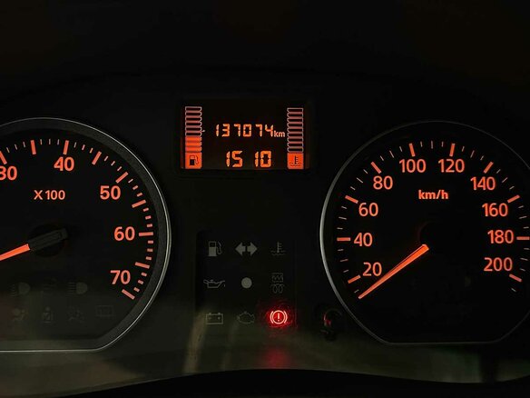 2011 Renault Sandero I, красный - вид 5