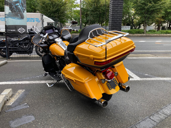 2022 Harley-Davidson CVO Road Glide Limited, жёлтый, 3230000 рублей - вид 7