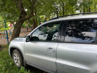 2012 Volkswagen Tiguan I Рестайлинг, серебристый, 900000 рублей, вид 2