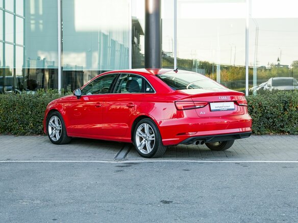 2019 Audi A3 III (8V) Рестайлинг, красный, 2050000 рублей - вид 5