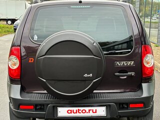 2017 Chevrolet Niva I Рестайлинг, коричневый, 675000 рублей, вид 4